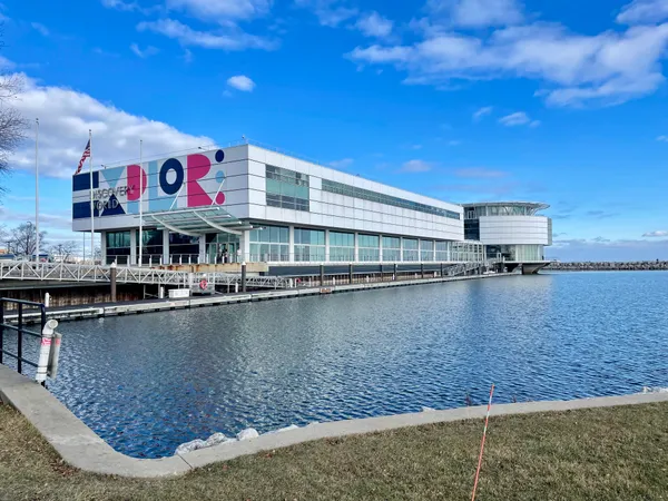 Bundle Up, Milwaukee: Groundhog Day Brings Brisk Winds and Late-Night Snow