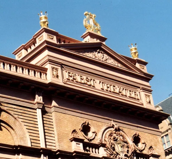 Broadway Hits, Winter Markets, and Museum Days in Milwaukee Today