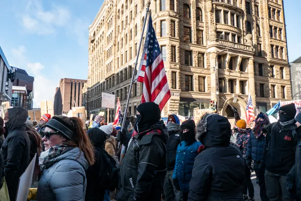 Milwaukee Protest at Downtown ICE Office Highlights Wider Backlash After Fatal Federal Shootings in Minneapolis