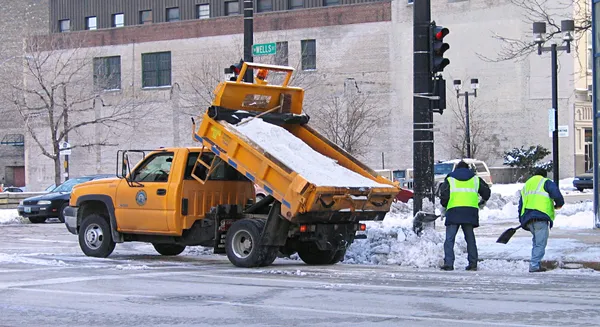 Slippery Conditions and Construction Closures: Milwaukee Sunday Commute Alert