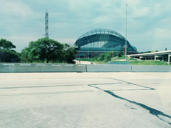 WisDOT and Milwaukee Brewers coordinate traffic guidance as I-94 construction reshapes game-day routes this season