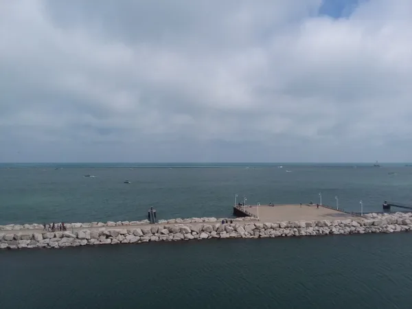 Ice Pellets and Gale Warnings: A Treacherous Midweek Mix for Milwaukee