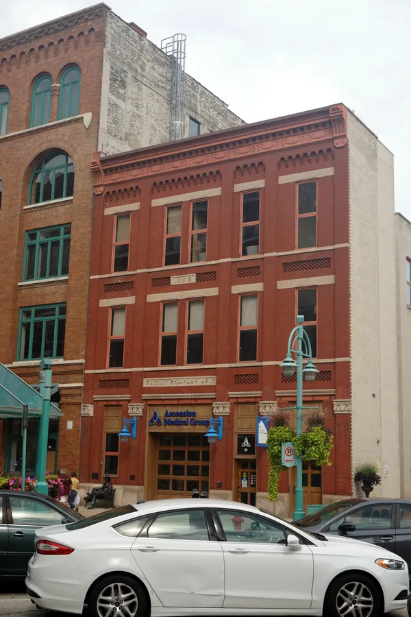 Milwaukee fire chief cites weekend apartment blaze while urging statewide retrofits for older buildings without sprinklers