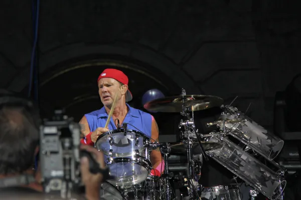 Chad Smith launches Milwaukee music education initiative with Boys & Girls Clubs and local industry partners