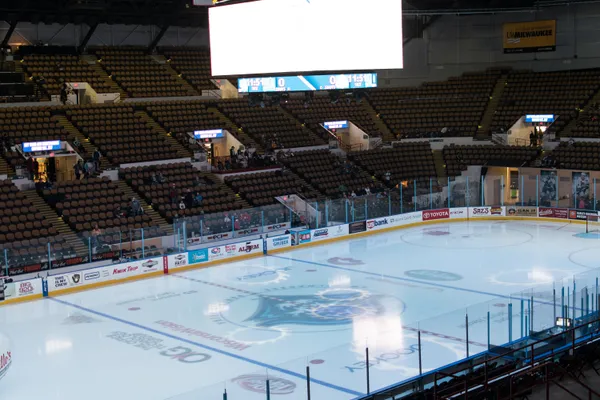 Saturday Sports Fever: Admirals and Panthers Set for Home Action in Milwaukee
